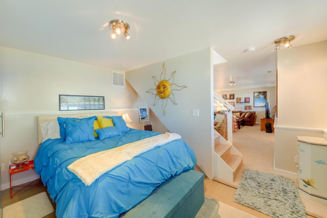 Stunning Home In Coupeville With Deck And Beach Access Exterior photo